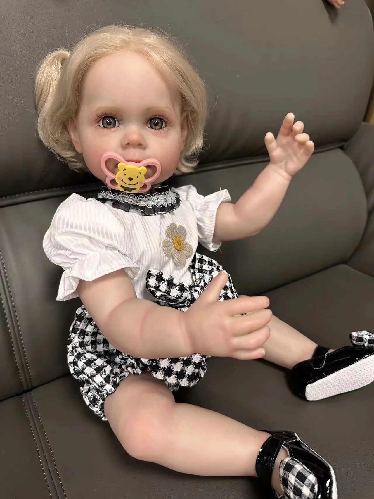 Valentina bambola reborn grande con capelli radicati